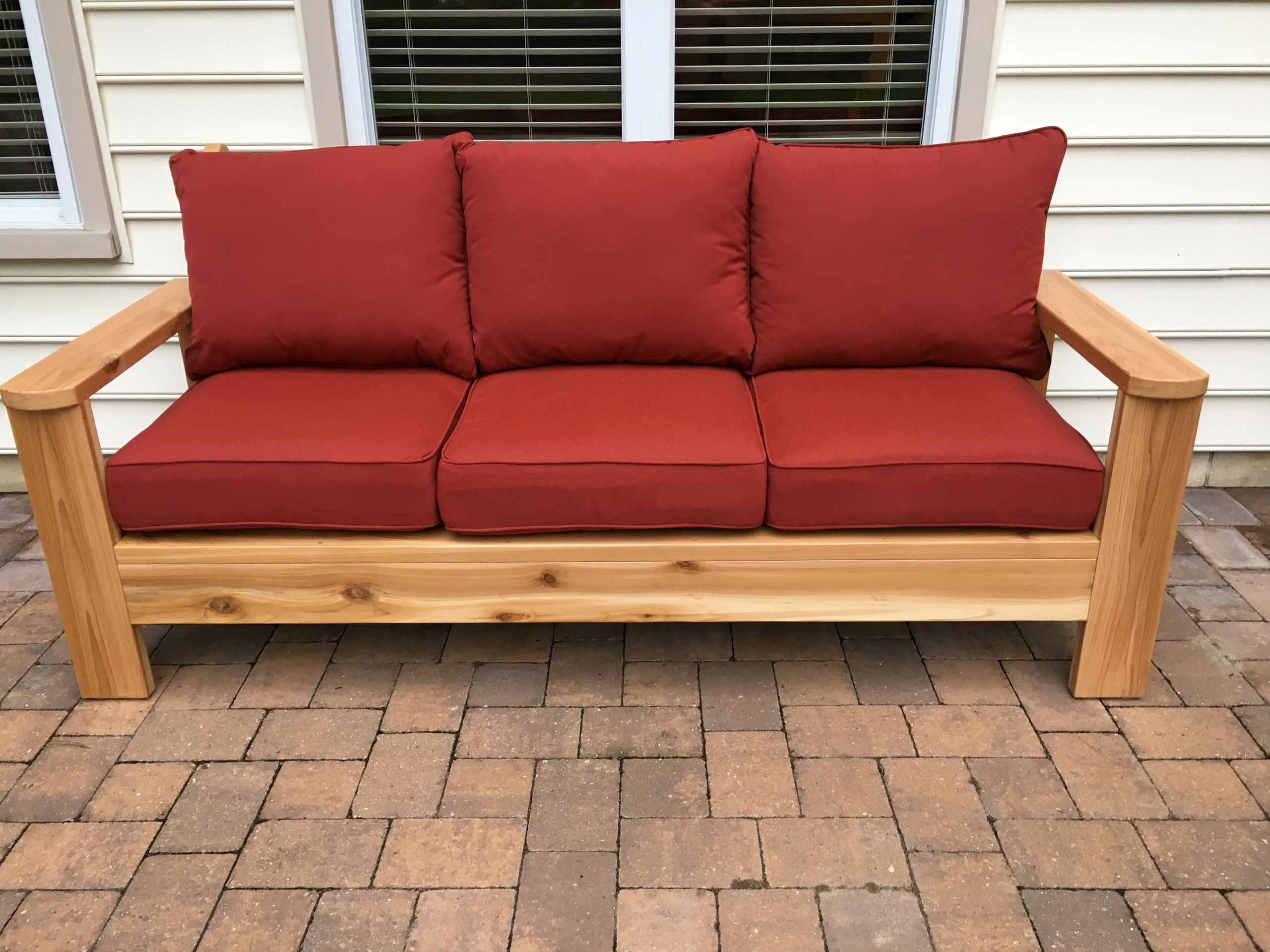 DIY Outdoor Sectionals
 Ana White