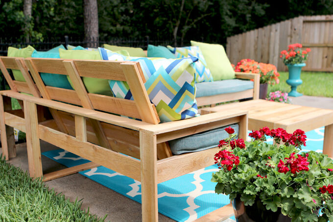 DIY Outdoor Sectionals
 DIY Outdoor Sectional for Under $100