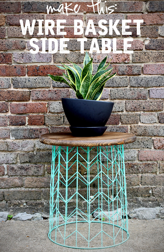 DIY Outdoor Side Table
 Side table from a wire basket a 20 minute DIY idea