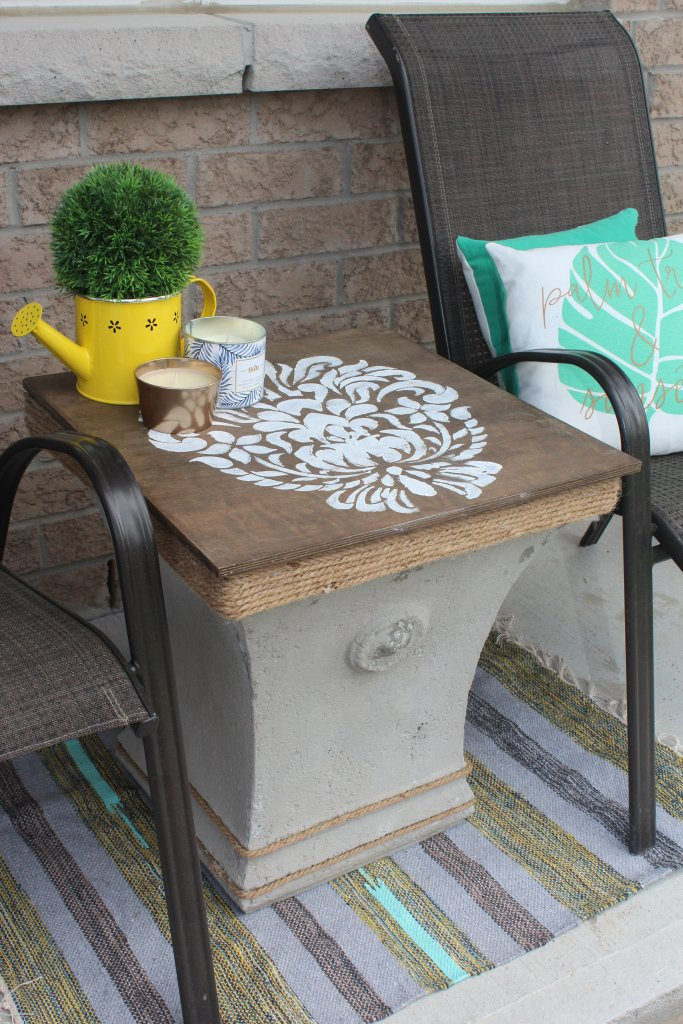 DIY Outdoor Side Tables
 DIY Outdoor Side Table with Storage Upcycled from an Old