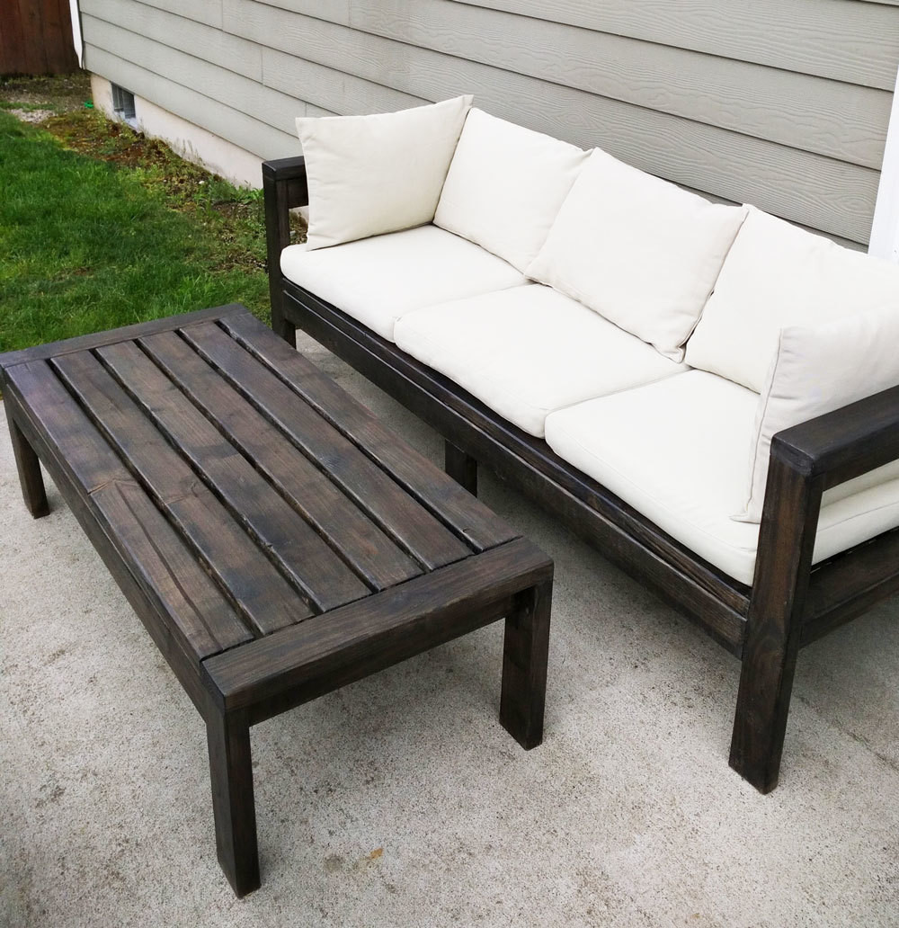 DIY Outdoor Sofa Cushions
 2x4 Outdoor Sofa