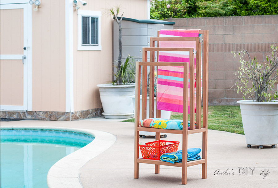 DIY Outdoor Towel Rack
 DIY Freestanding Outdoor Towel Rack buildsomething