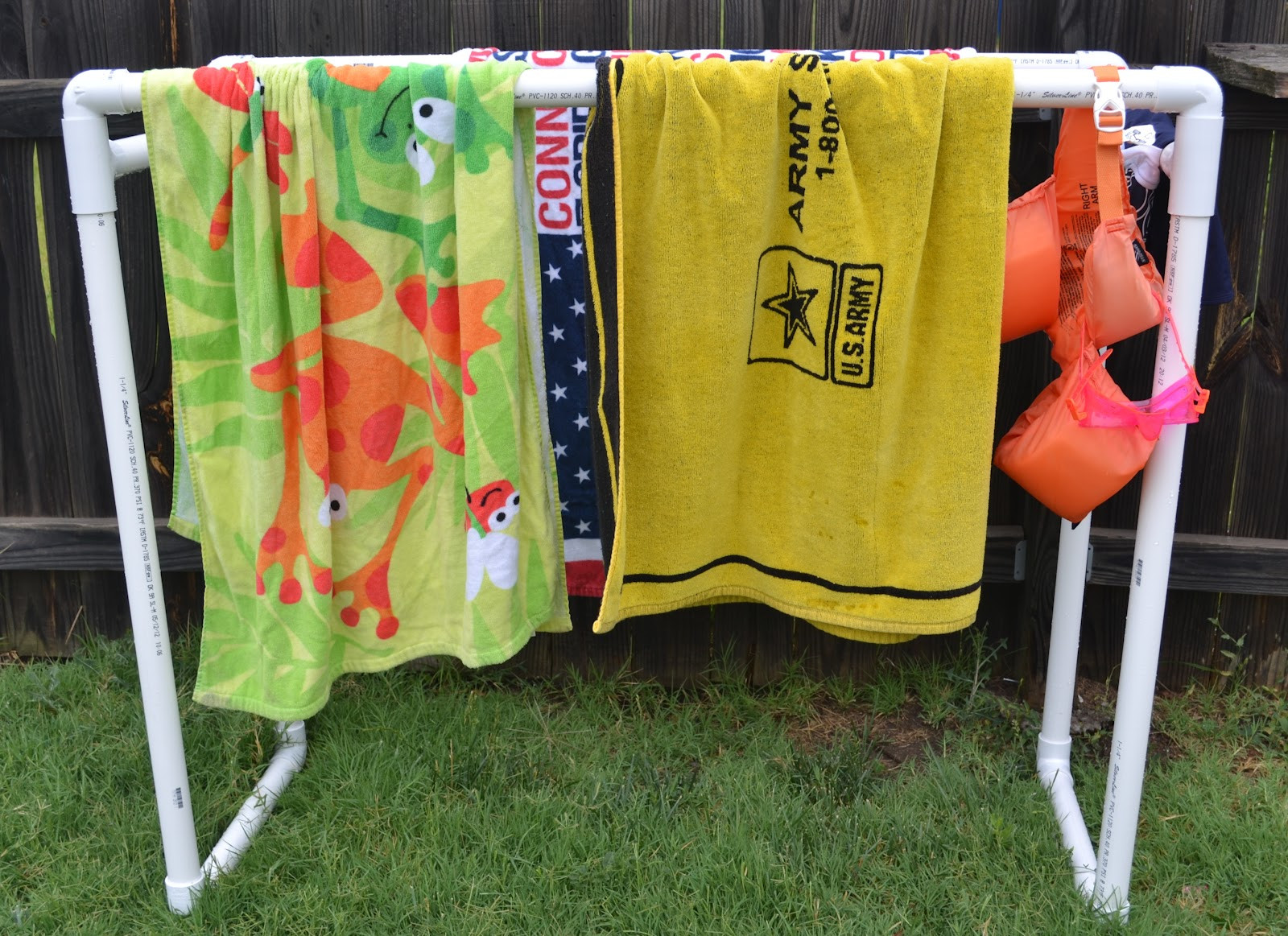 DIY Outdoor Towel Rack
 DIY How to build a PVC pool towel rack Juripunek