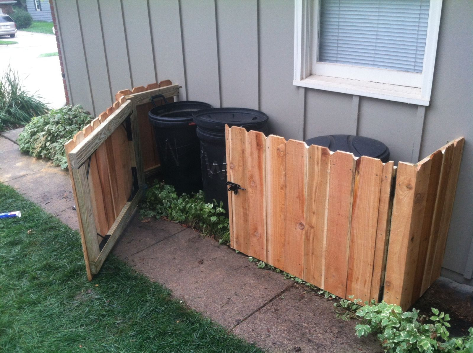 DIY Outdoor Trash Bin
 DIY trash can storage keep them out of sight