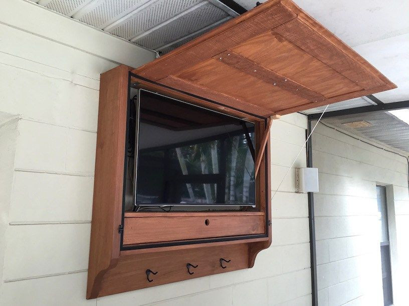 DIY Outdoor Tv Cabinet Plans
 Here are our plans for an outdoor TV cabinet we built for