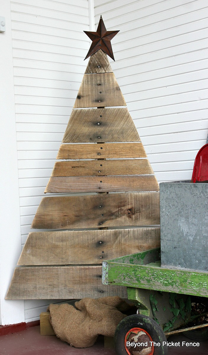 DIY Pallet Christmas Trees
 Beyond The Picket Fence 12 Days of Christmas Day 1