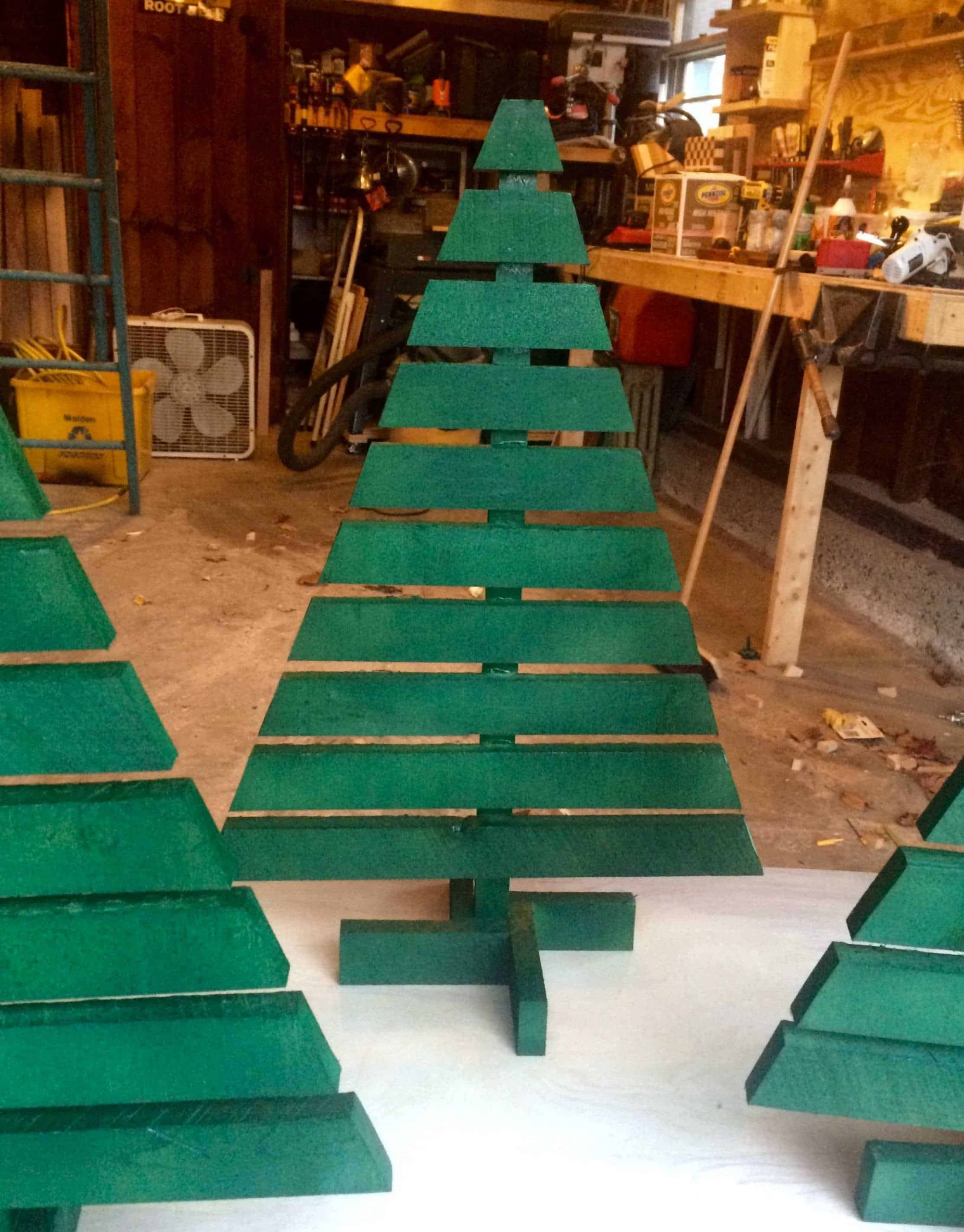 DIY Pallet Christmas Trees
 Christmas Trees • 1001 Pallets