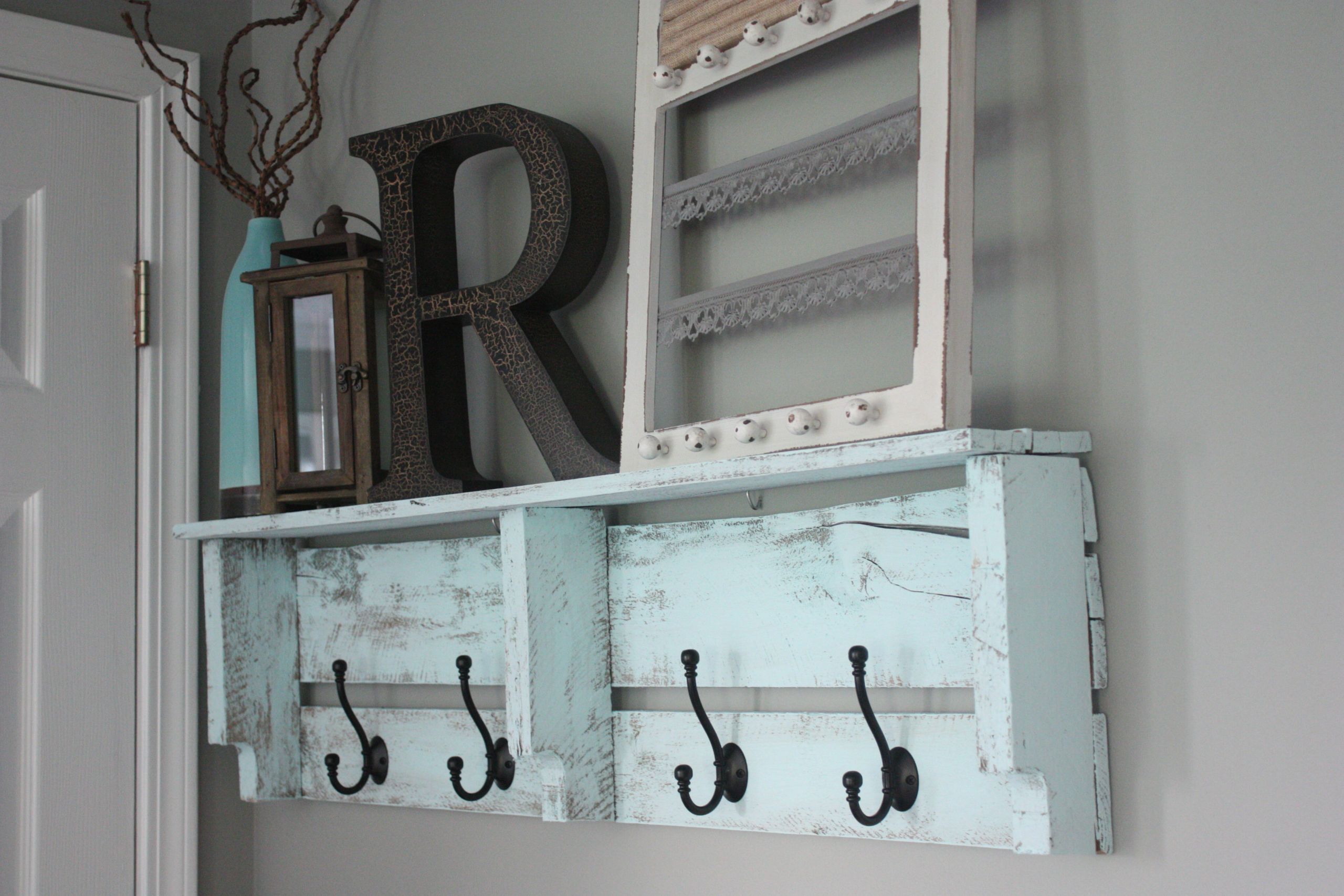 DIY Pallet Coat Rack
 Easy DIY Pallet Coat Rack Re Fabbed