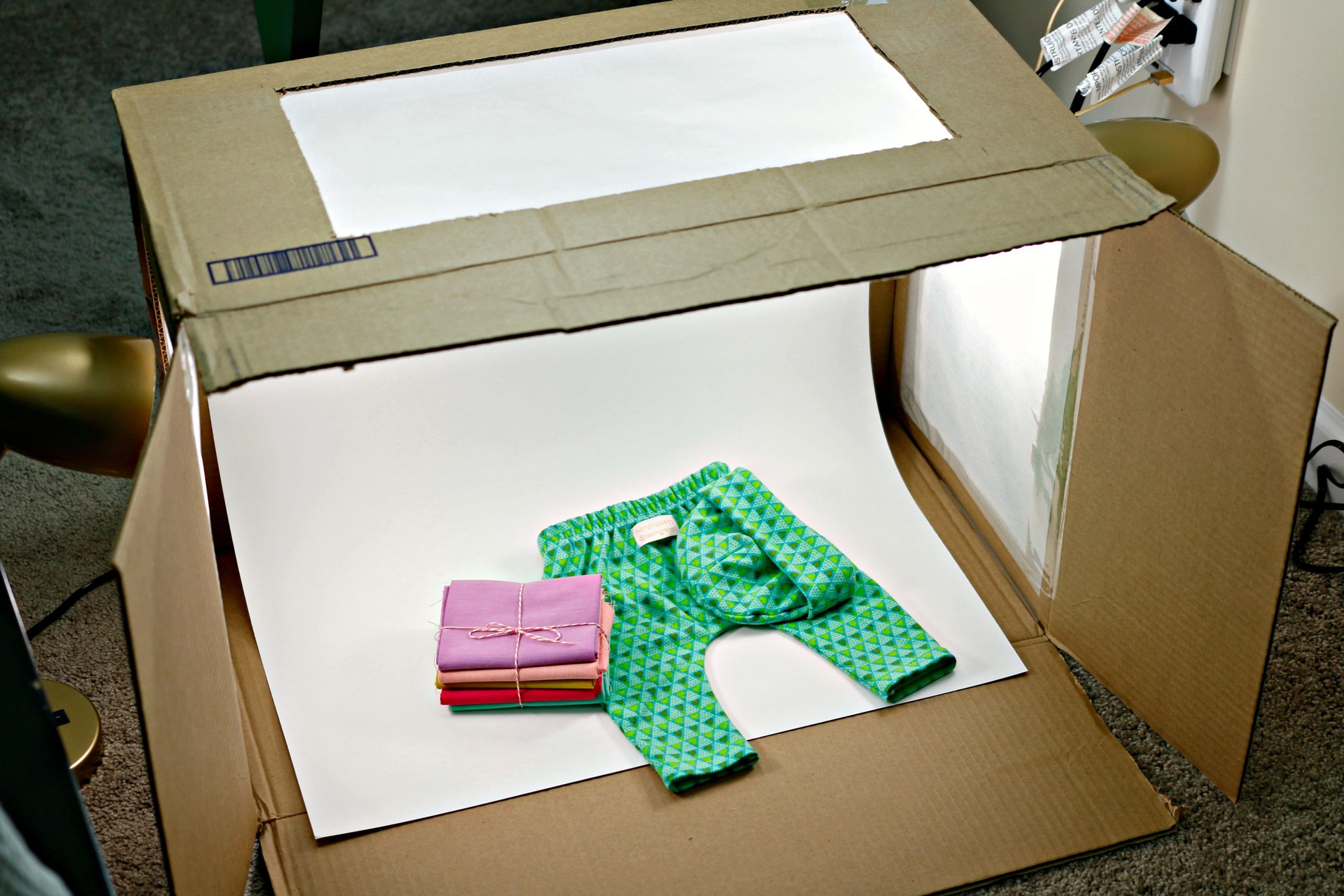 DIY Photography Light Box
 DIY graphy Light Box from a Cardboard Box Walmart