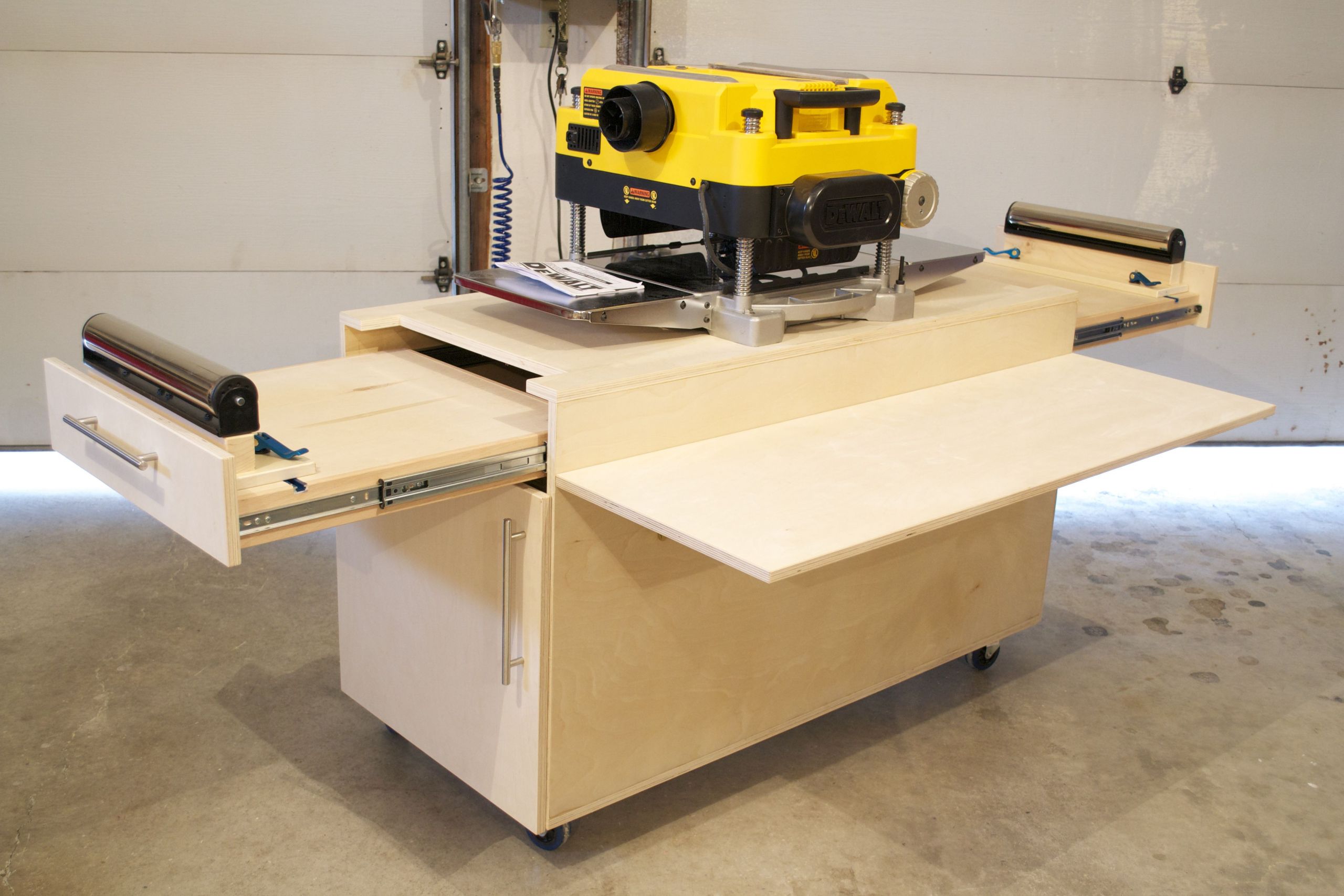 DIY Planer Stand
 A custom planer bench I designed and built the out feed