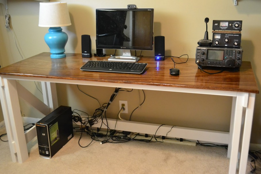 DIY Plywood Computer Desk
 Incredible DIY puter Desk Use Wood And Plywood Ideas