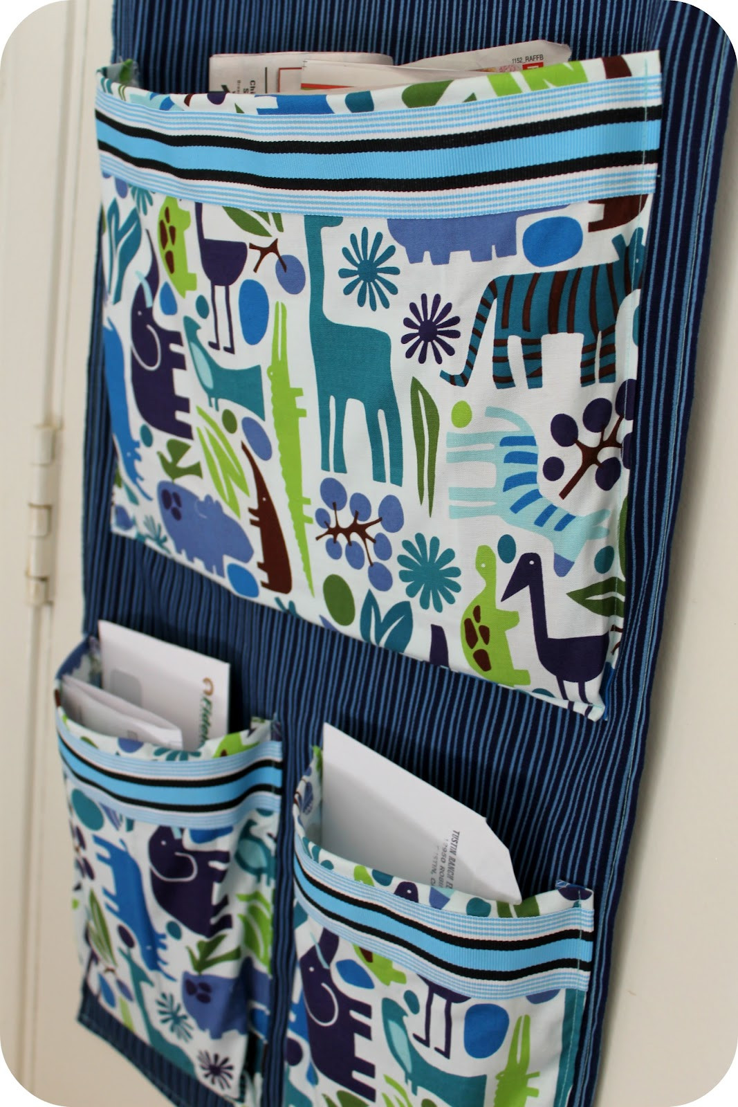 DIY Pocket Organizer
 DiY Project Sew a Fabric Mail Organizer for the Wall