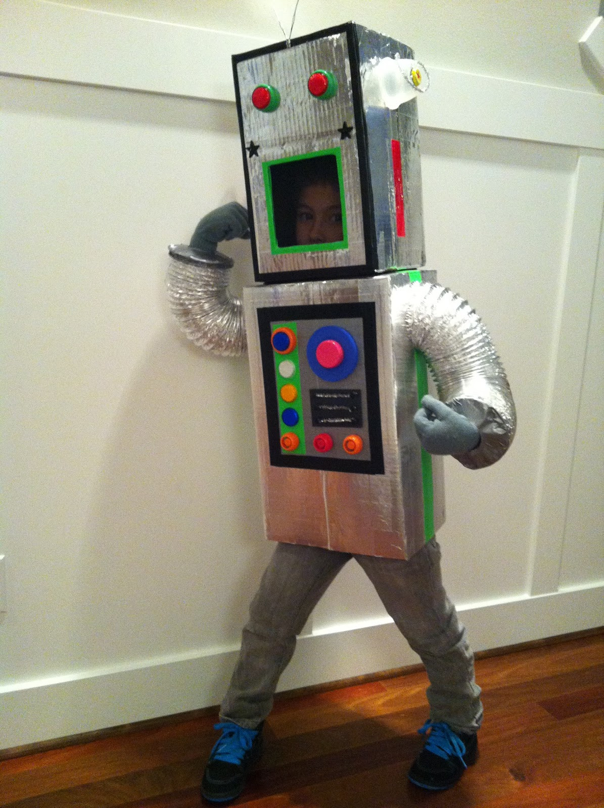 DIY Robot Costume Toddler
 The Contemplative Creative Robot Costume