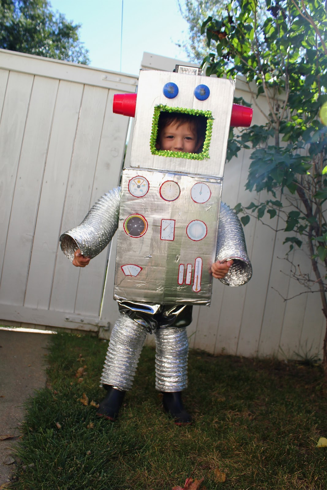 DIY Robot Costume Toddler
 Tots and Bottoms Robot Costume Tutorial