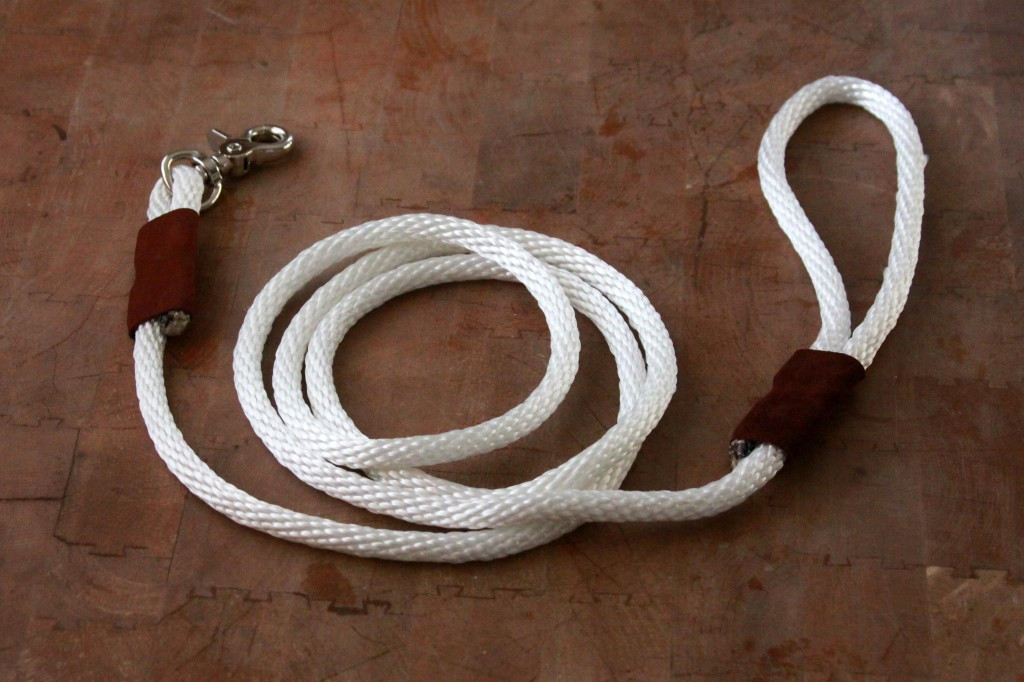 DIY Rope Dog Leash
 DIY Rope Leash for Dogs Espresso and CreamEspresso and Cream