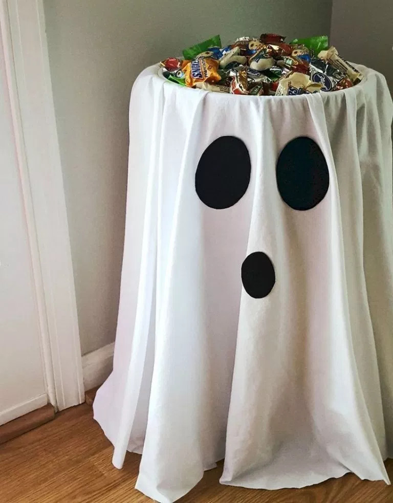 Diy Scary Indoor Halloween Decorations
 77 spooky diy indoor halloween decoration ideas for 2019 6