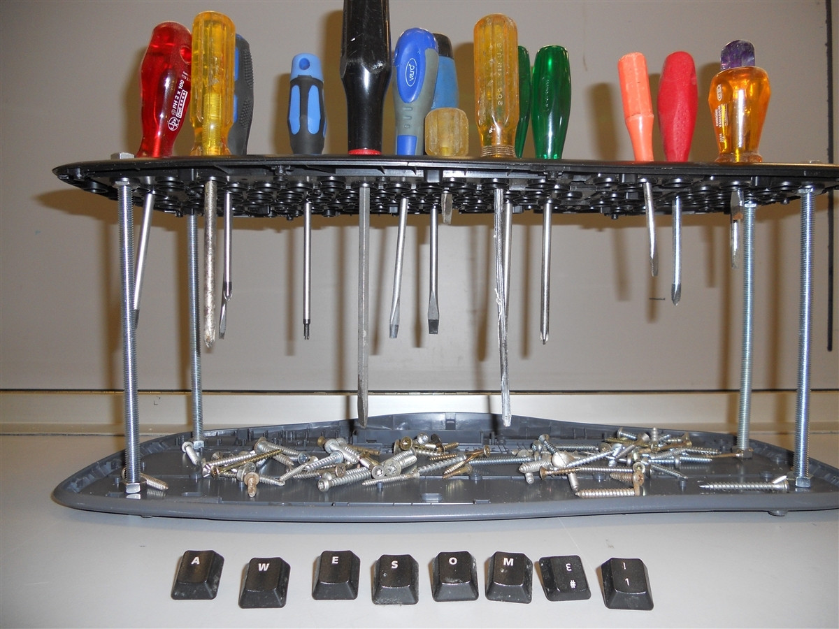 DIY Screwdriver Organizer
 Keyboard Screwdriver rack