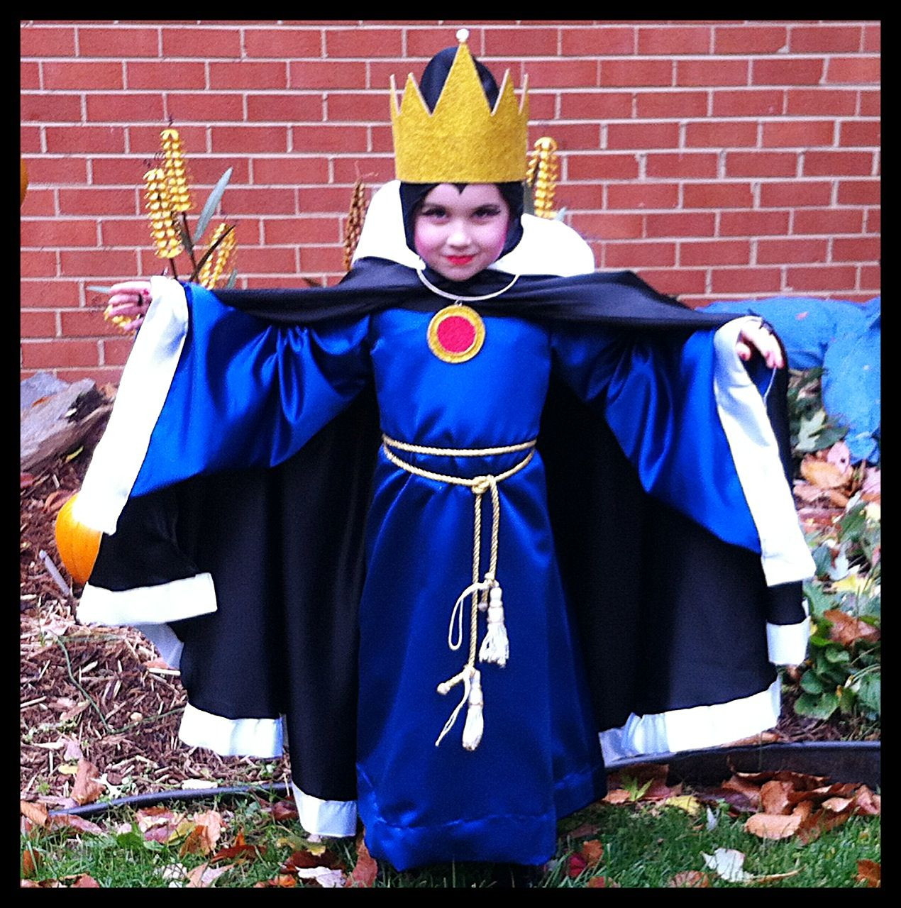 DIY Snow White Costume Toddler
 Snow White s Evil Queen Halloween costume