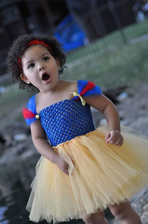 DIY Snow White Costume Toddler
 Snow White ybe Susan can help with the tutu and I can