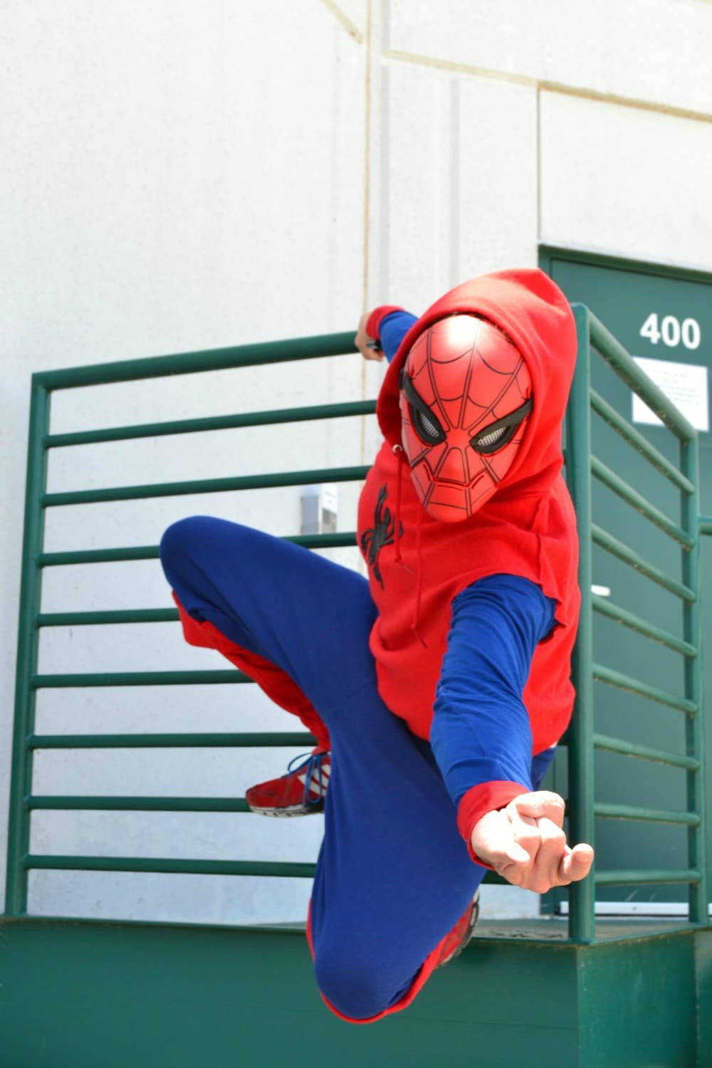 DIY Spiderman Mask
 Spider Man Home ing DIY Costume Challenge