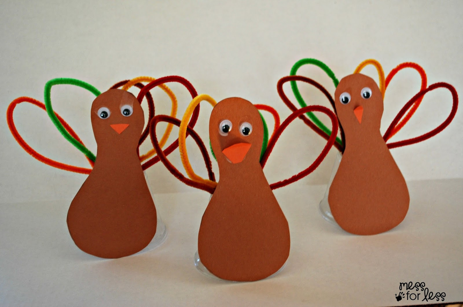 DIY Thanksgiving Crafts For Toddlers
 Thanksgiving Crafts for Kids Pipe Cleaner Turkey Mess
