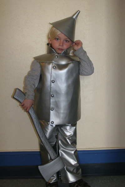 DIY Tin Man Costume
 how to make kids tin man halloween costume