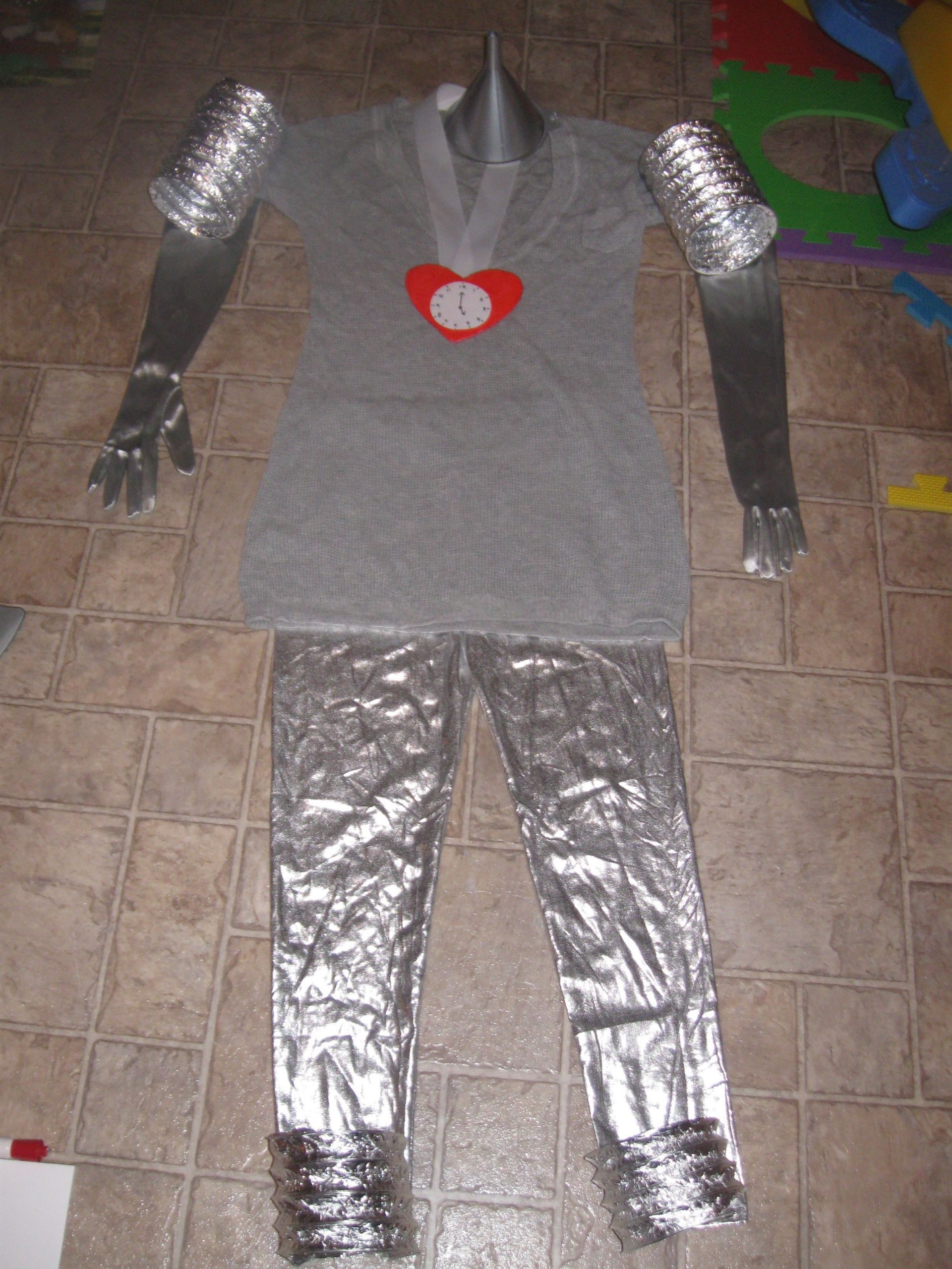 DIY Tin Man Costume
 Wizard of Oz Tin Woman for my costume