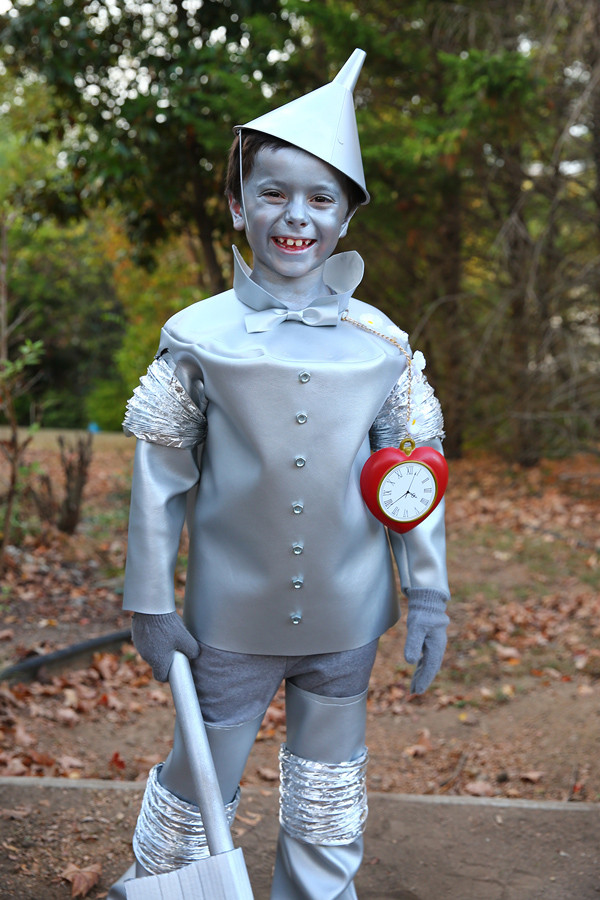 DIY Tin Man Costume
 Wizard of Oz Family Costumes with s & DIY Instructions