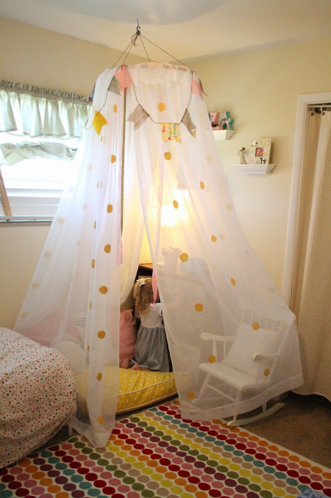 DIY Toddler Bed Tent
 Mommy Vignettes DIY No Sew Tent Canopy Tutorial