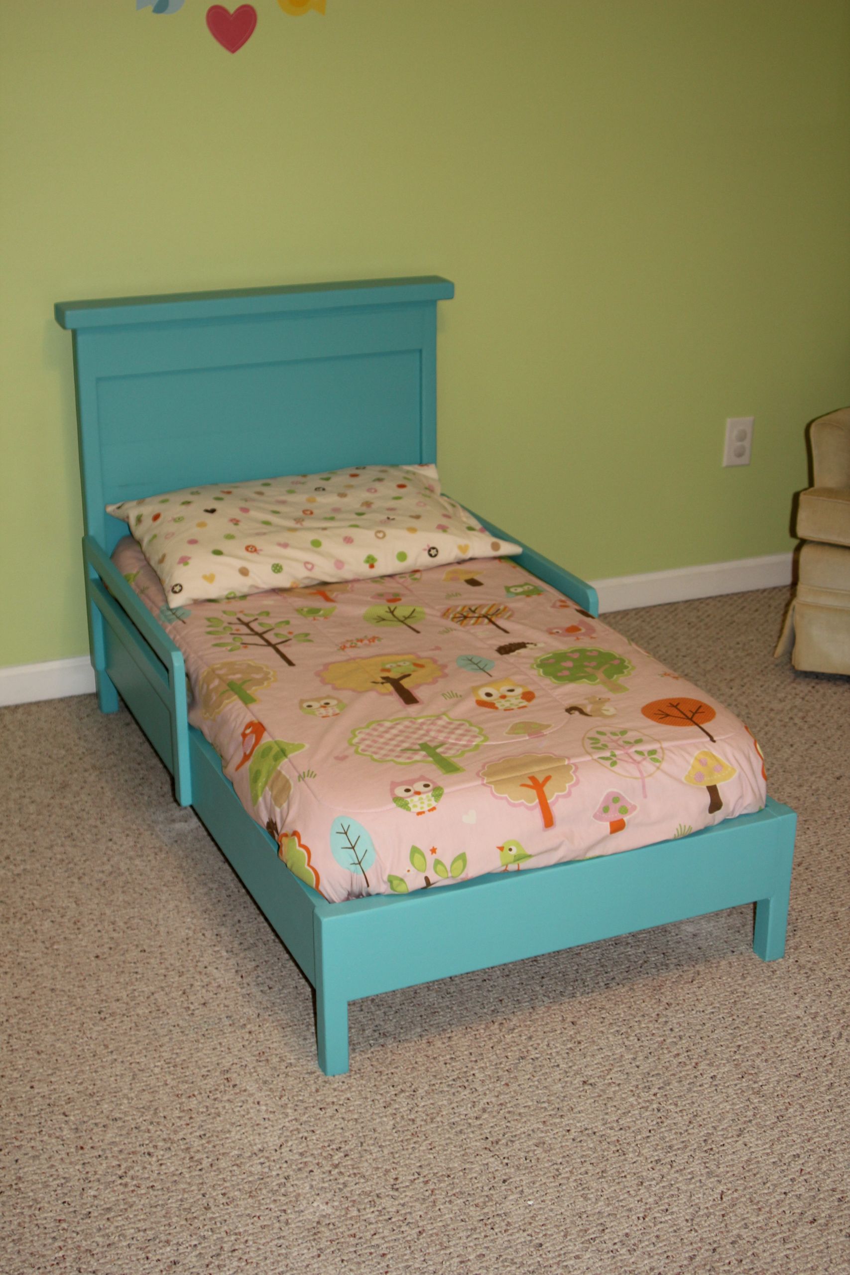 DIY Toddler Beds
 Ana White