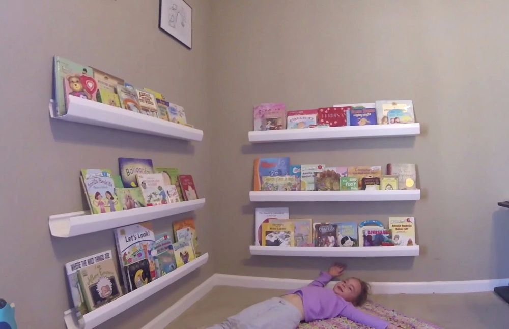 DIY Toddler Bookshelf
 DIY SHELF IDEAS 📚