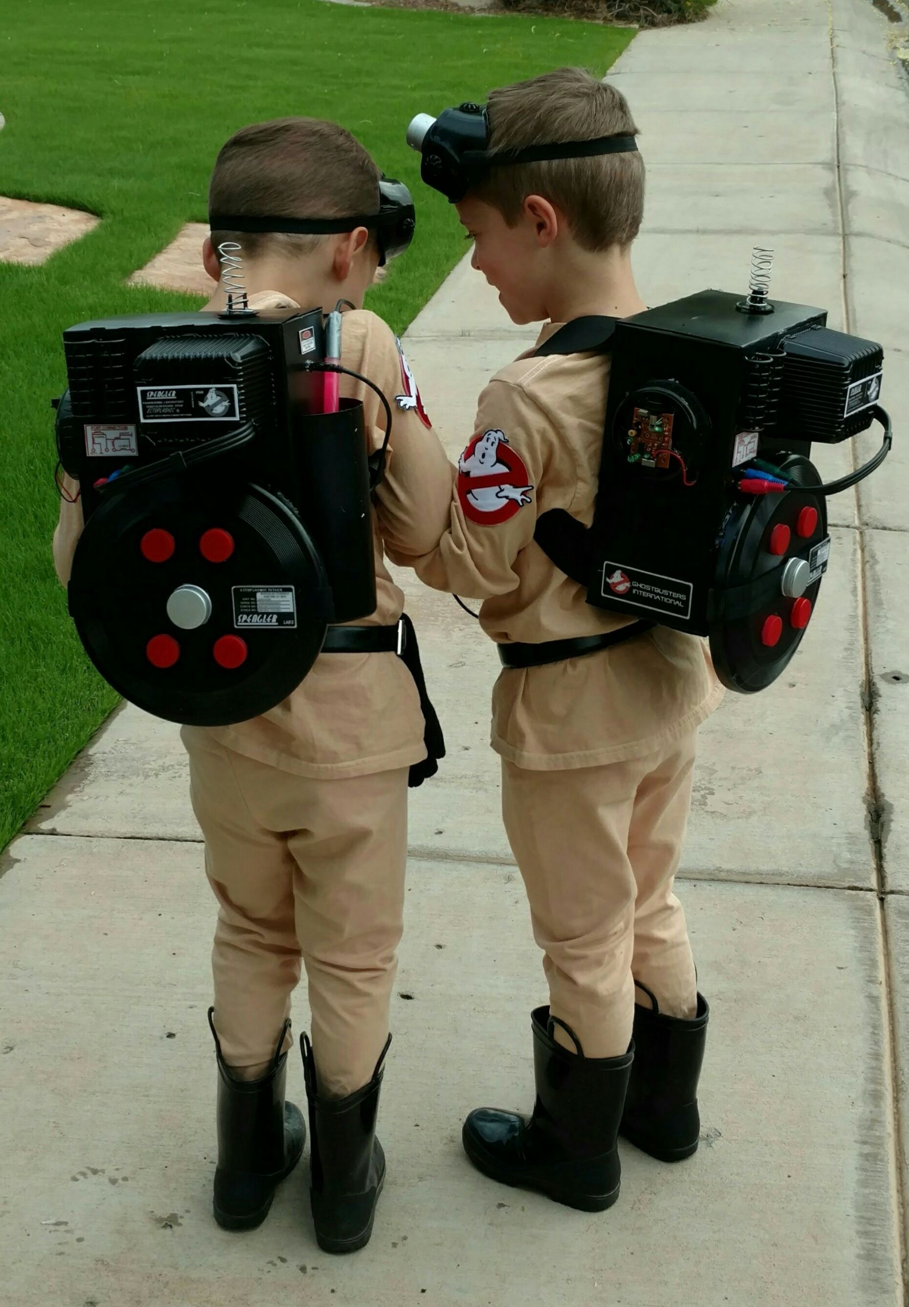 DIY Toddler Ghostbuster Costume
 DIY Ghostbusters Costumes for Twins Costume Yeti