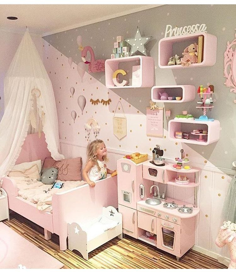 DIY Toddler Girl Room Decor
 A Cute Toddler Girl Bedroom with Many DIY Ideas