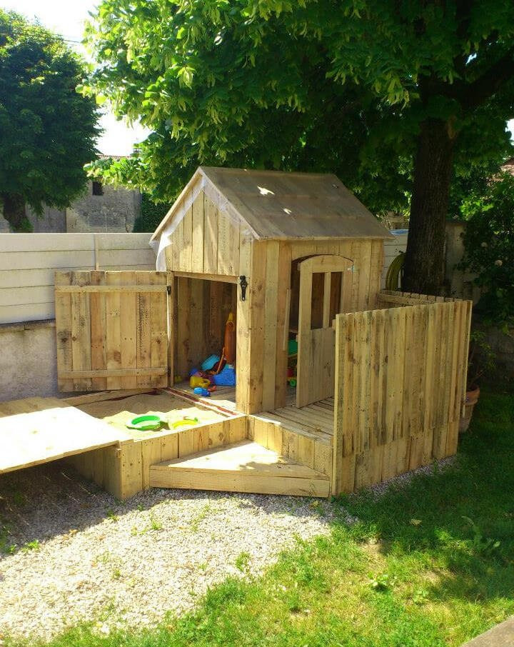 DIY Toddler Playhouse
 Pallet Playhouses for Kids Creativity & Health Boost