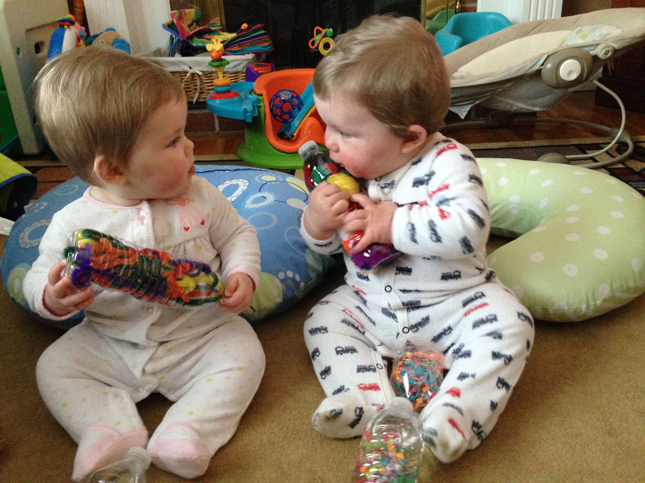 DIY Toddler Toy
 DIY baby toddler toys Sensory Bottles and Treasure
