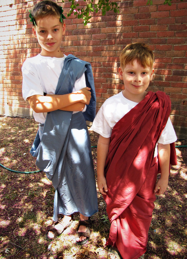 DIY Toga Costumes
 DIY Toga Costume for Cosplay or Halloween