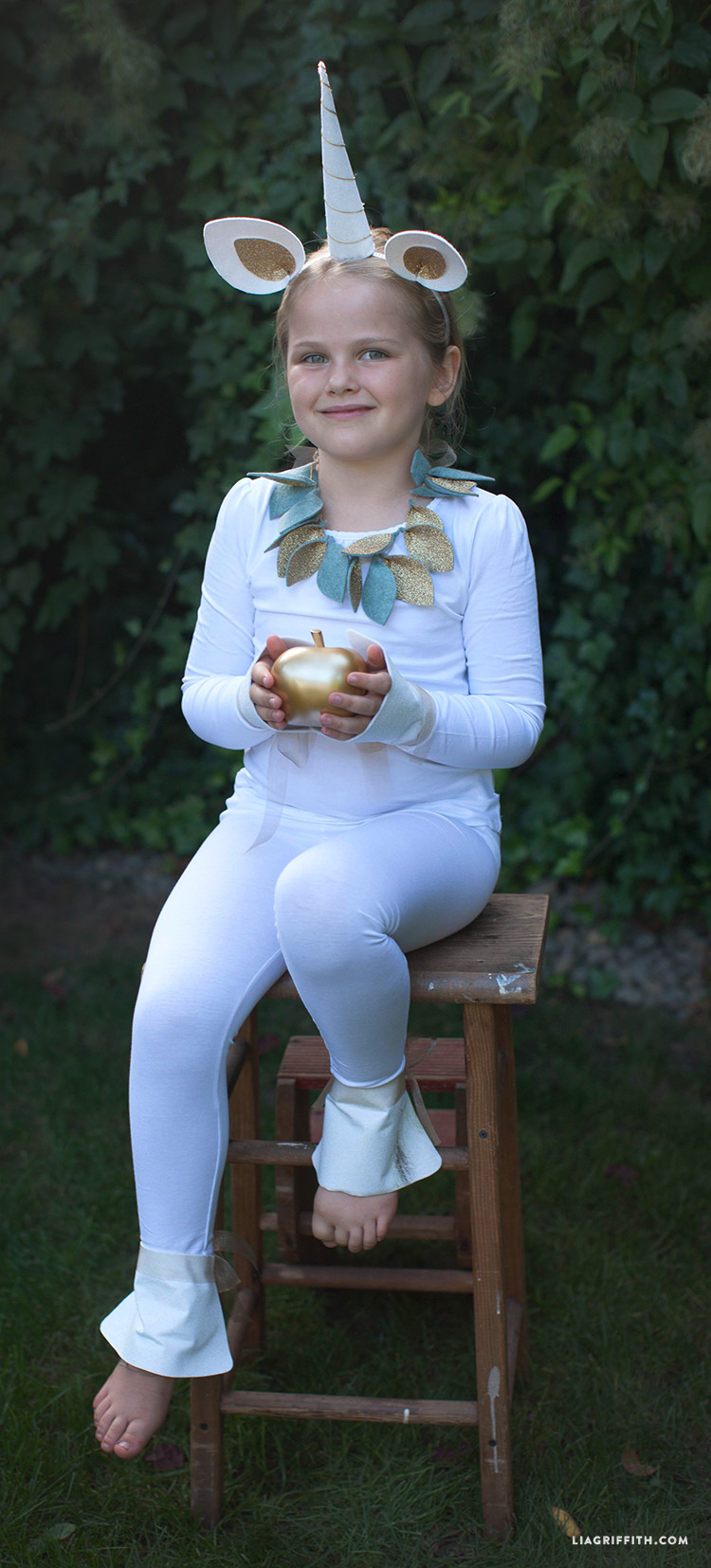 DIY Unicorn Costume For Girl
 70 Easy Halloween Costumes for Girls [patterns] – Tip Junkie