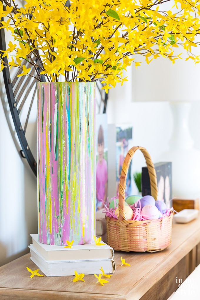 DIY Vase Decorating
 Painted Glass Vase for Springtime Decorating