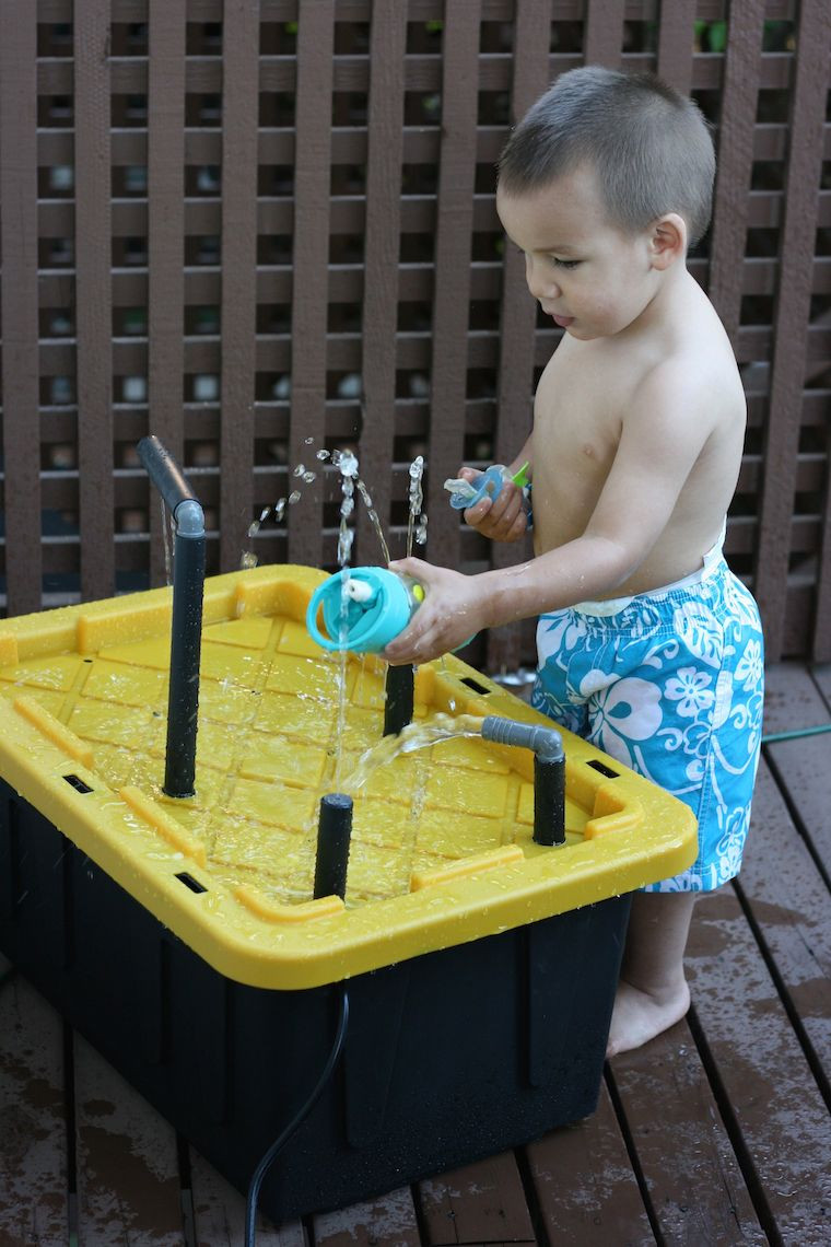 DIY Water Table For Kids
 DIY Water Spray Table Made from Plastic Storage Bin and