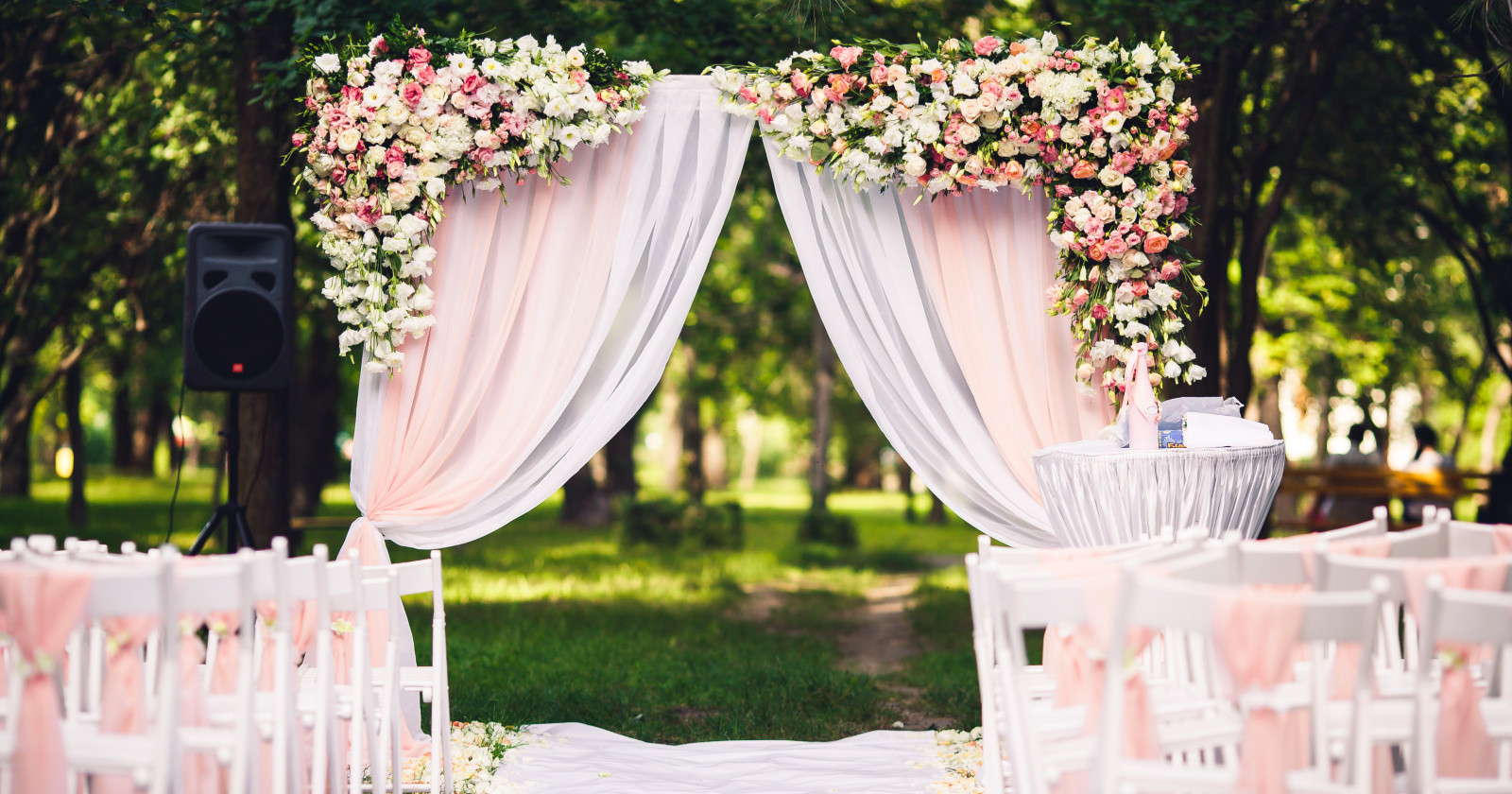 DIY Wedding Arch Kits
 7 Clever DIY Wedding Arch Kits Your Florist Wishes You