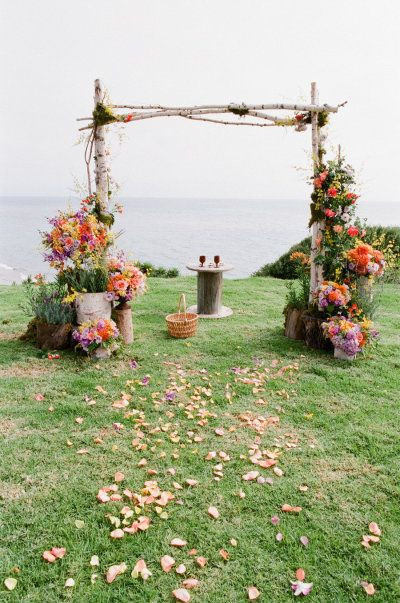 DIY Wedding Arches Ideas
 26 Floral Wedding Arches Decorating Ideas