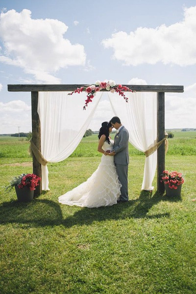 DIY Wedding Arches Ideas
 11 Beautiful DIY Wedding Arches