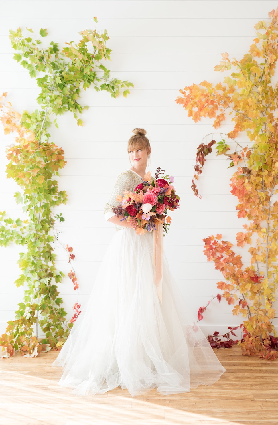 DIY Wedding Ceremony Backdrop
 Stunning Fall Wedding Backdrops DIY