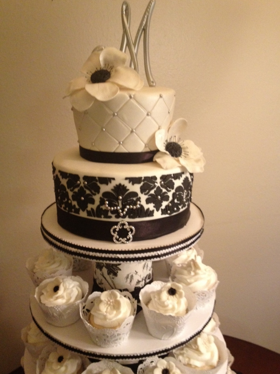 DIY Wedding Cupcakes
 Diy Cupcake Tower Black & White Wedding Cake