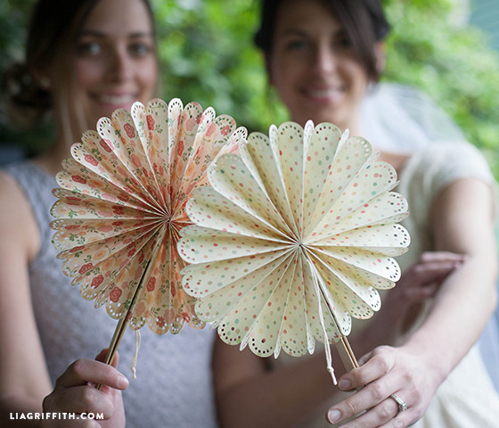 DIY Wedding Fan
 DIY Paper Fans for Your Wedding or Summer Event