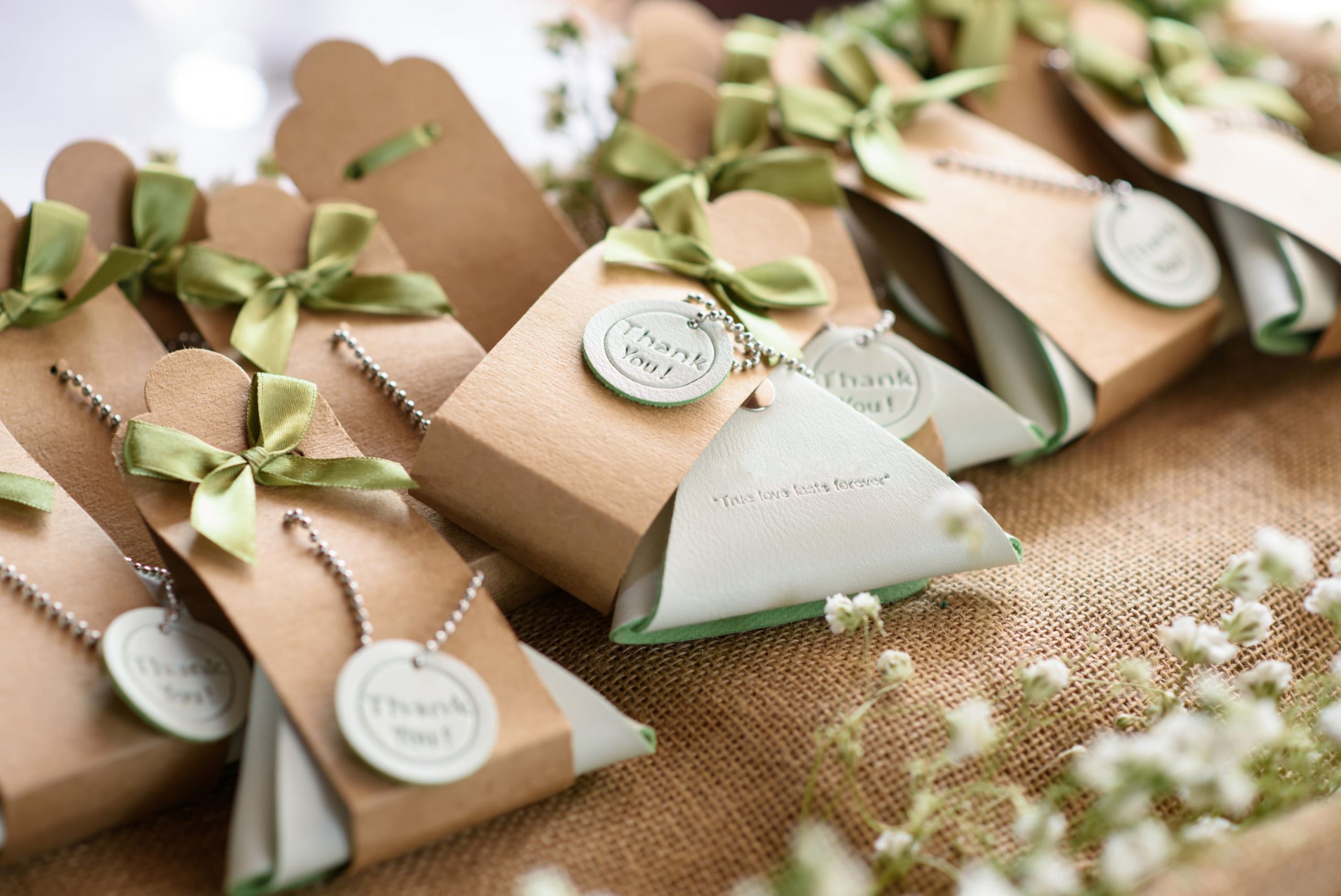 DIY Wedding Favour Ideas
 9 Cheap DIY Wedding Favor Ideas on a Bud