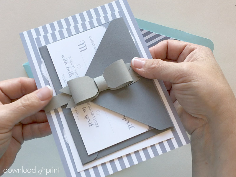 DIY Wedding Invitation Belly Band
 DIY Bow Tie Belly Band