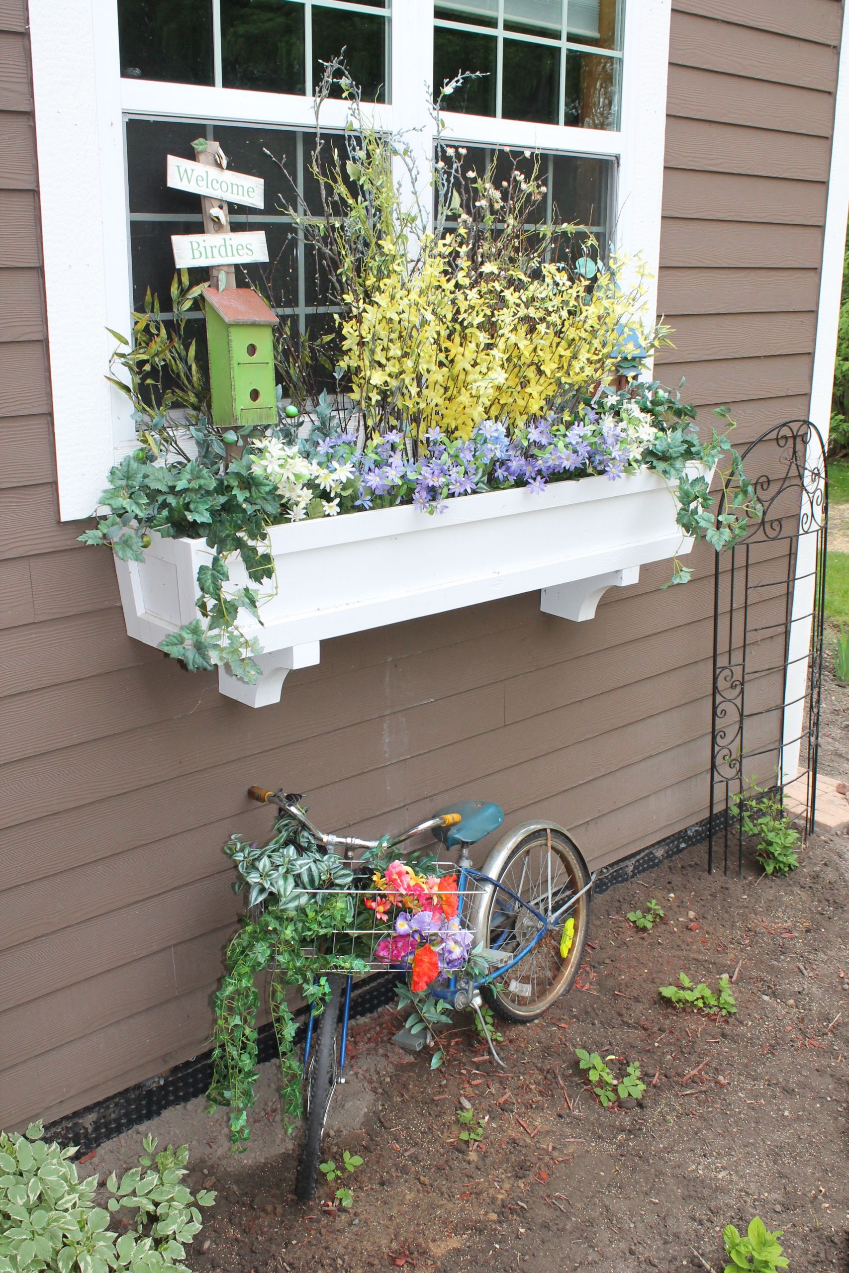 DIY Window Box Planters
 Remodelaholic