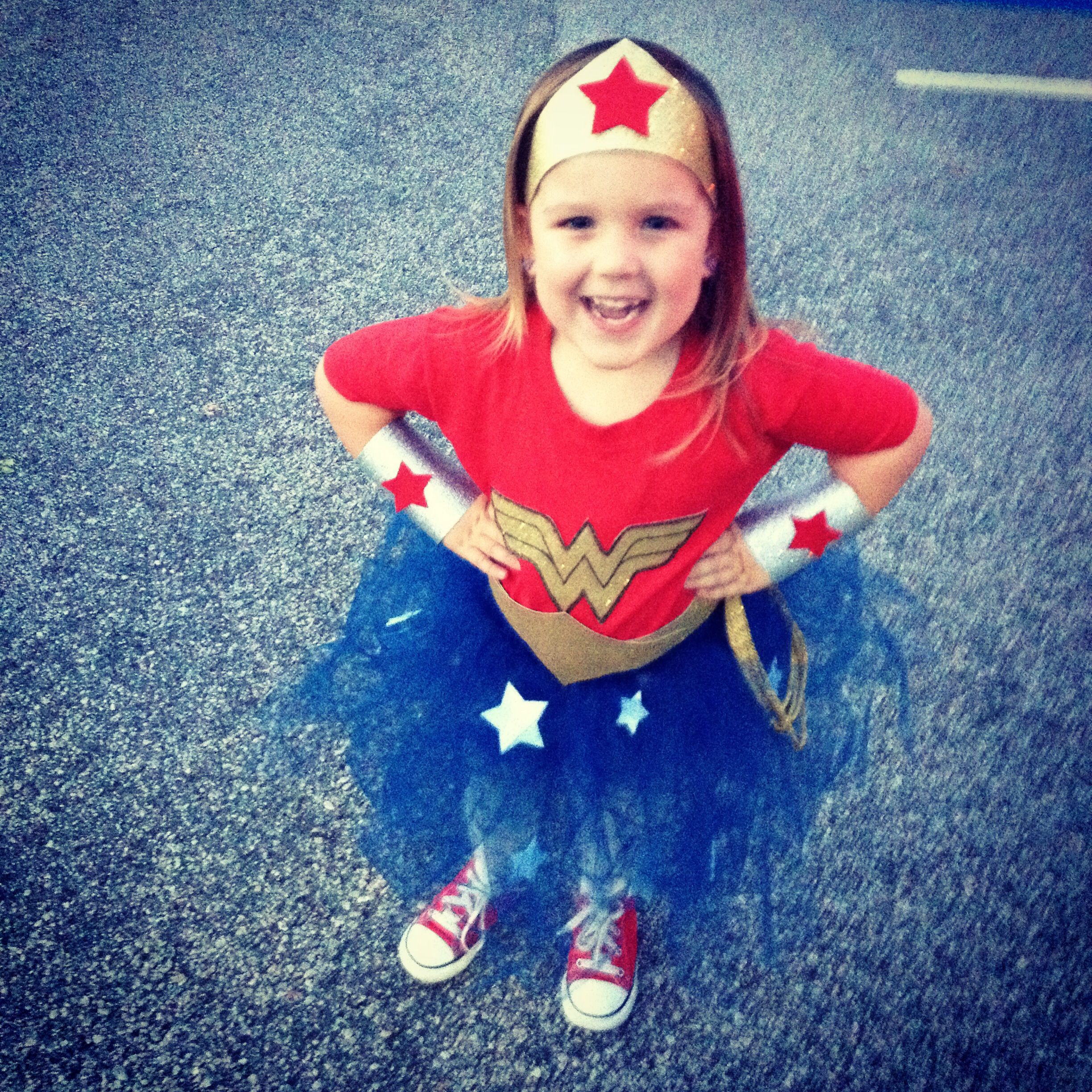 DIY Wonder Woman Costume For Kids
 DIY Wonder Woman costume for toddlers
