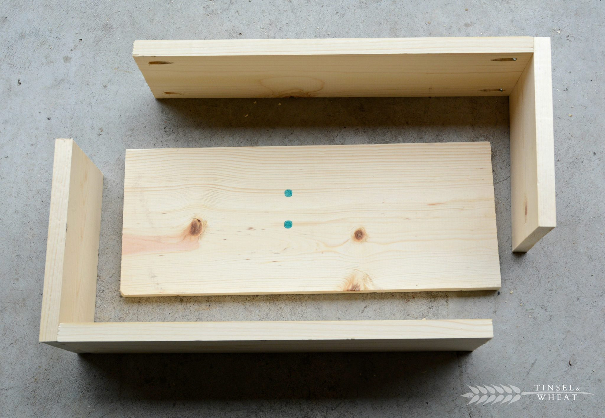 DIY Wood Boxes
 DIY Wooden Box Centerpiece